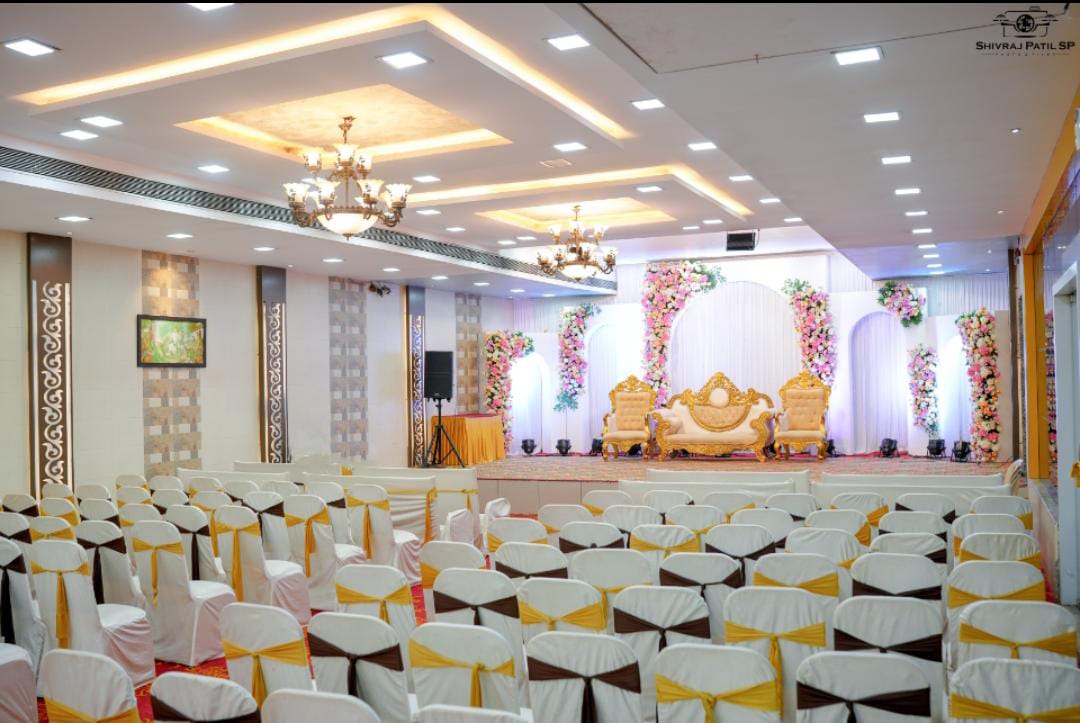 Banquet Hall Decor